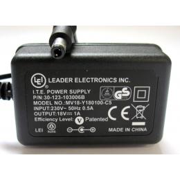 Stecker-Netzteil 18V 1A Trafo Netzgert LEI