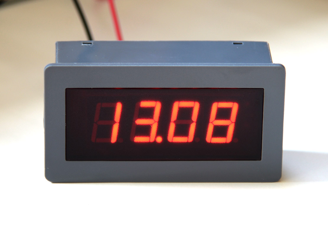 Voltmeter LED 7 - 30V integrierte Spannungsversorgung!