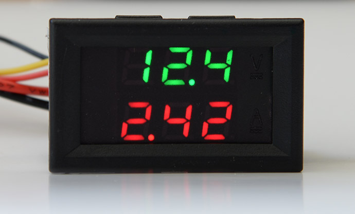 Volt+Amperemeter 99V/10A hell und schnell Dual